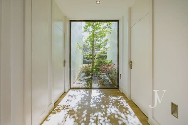 6 soverom Villa til salgs i Pozuelo de Alarcón med svømmebasseng garasje - € 5 900 000 (Ref: 9965608)