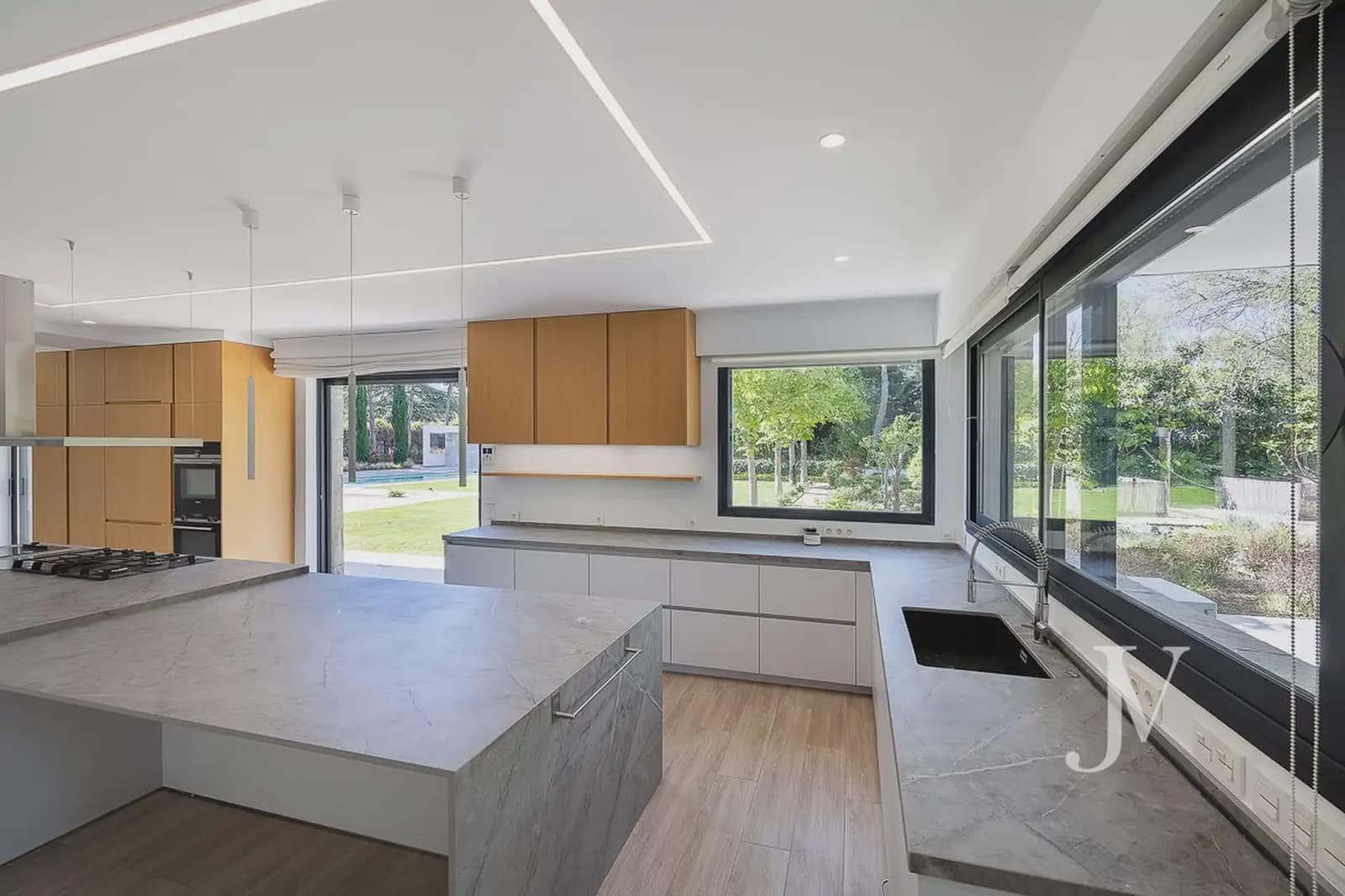 6 soverom Villa til salgs i Pozuelo de Alarcon med svømmebasseng garasje - € 5 900 000 (Ref: 9965608)