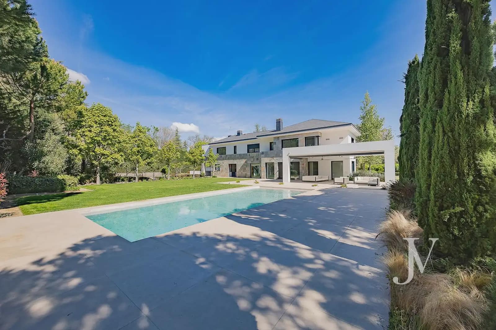 6 soverom Villa til salgs i Pozuelo de Alarcon med svømmebasseng garasje - € 5 900 000 (Ref: 9965608)
