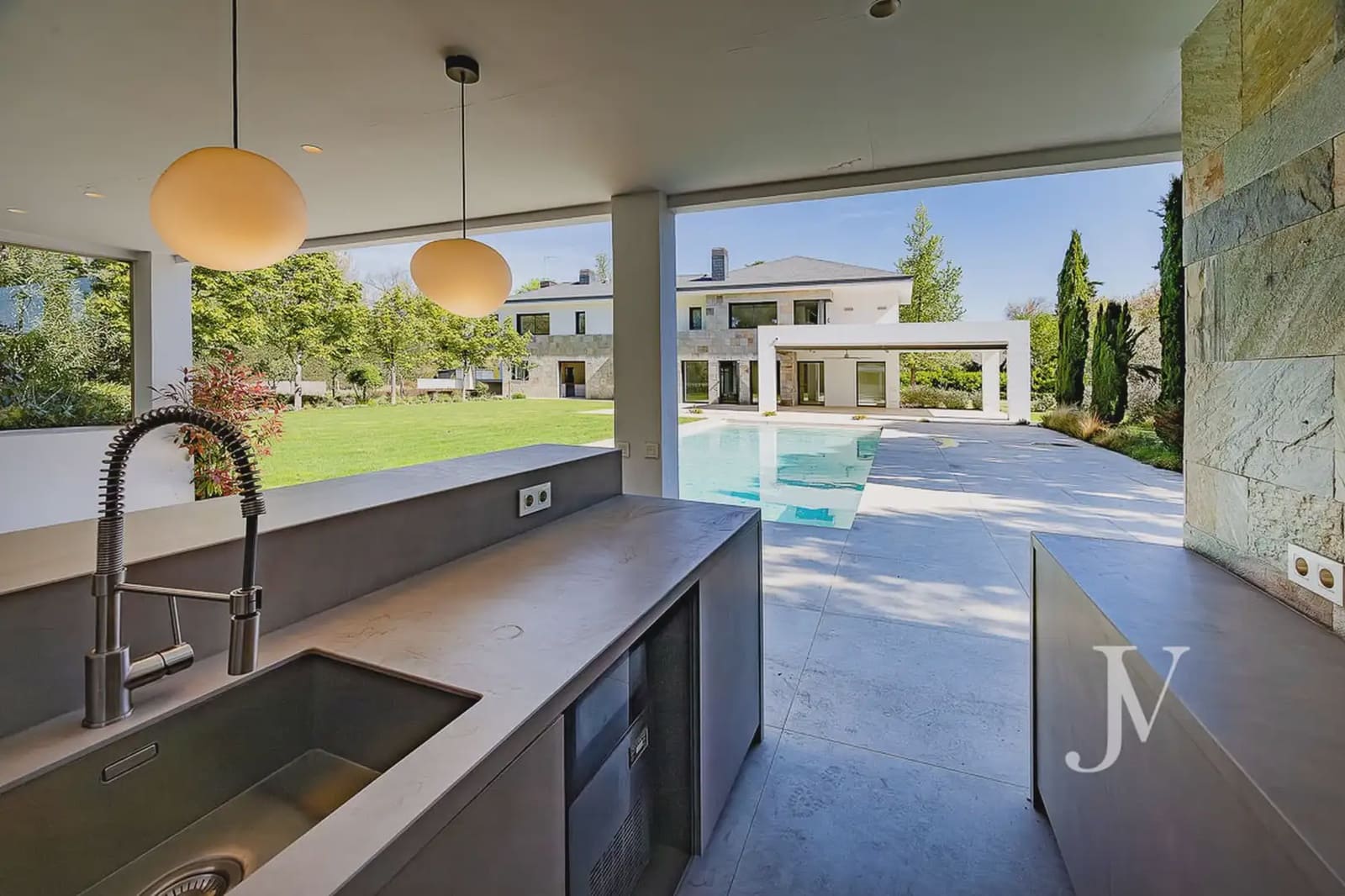 6 soverom Villa til salgs i Pozuelo de Alarcon med svømmebasseng garasje - € 5 900 000 (Ref: 9965608)
