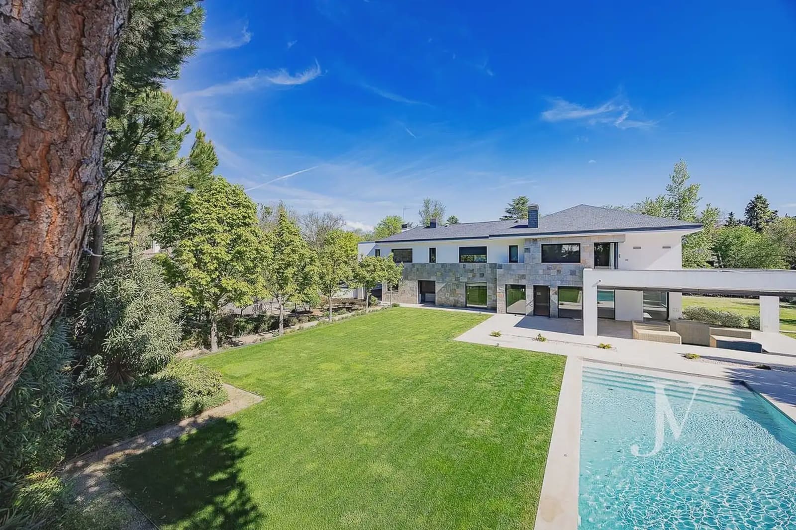 6 soverom Villa til salgs i Pozuelo de Alarcon med svømmebasseng garasje - € 5 900 000 (Ref: 9965608)