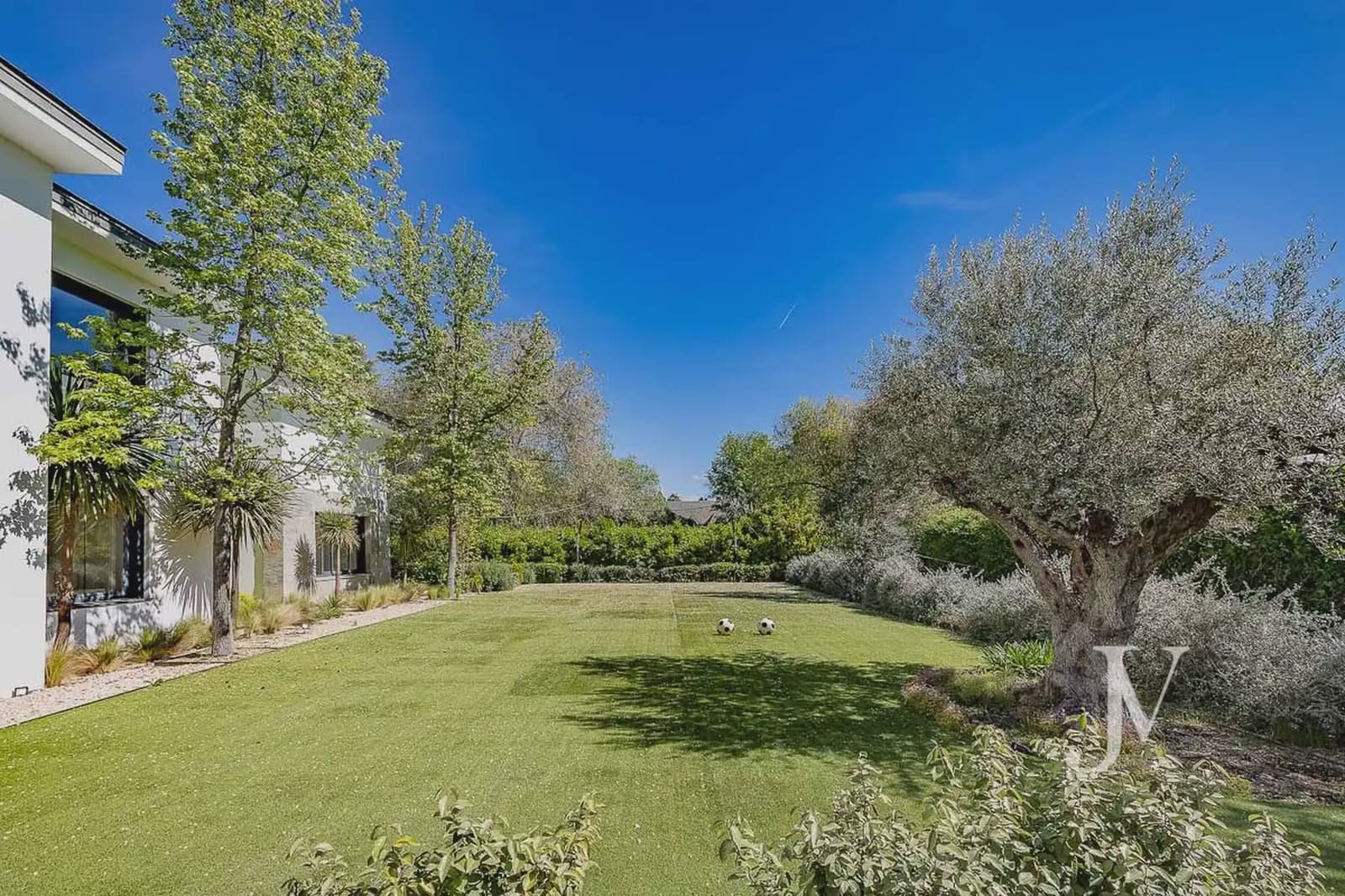 6 soverom Villa til salgs i Pozuelo de Alarcon med svømmebasseng garasje - € 5 900 000 (Ref: 9965608)