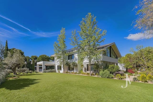 6 soverom Villa til salgs i Pozuelo de Alarcón med svømmebasseng garasje - € 5 900 000 (Ref: 9965608)