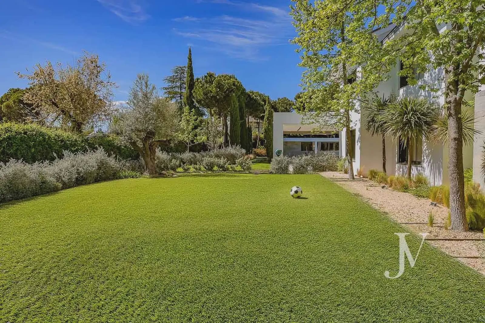 6 soverom Villa til salgs i Pozuelo de Alarcon med svømmebasseng garasje - € 5 900 000 (Ref: 9965608)