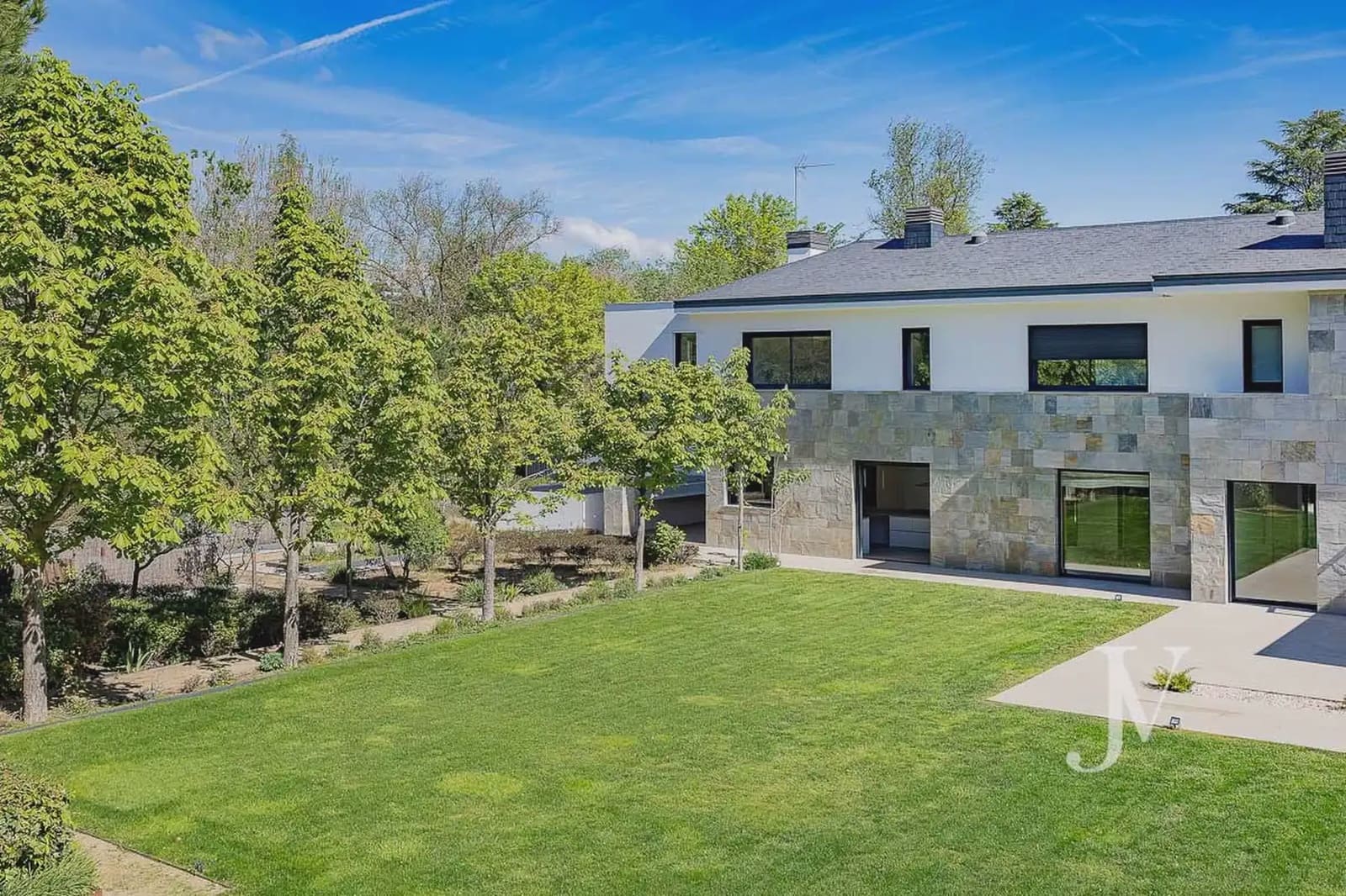 6 soverom Villa til salgs i Pozuelo de Alarcon med svømmebasseng garasje - € 5 900 000 (Ref: 9965608)
