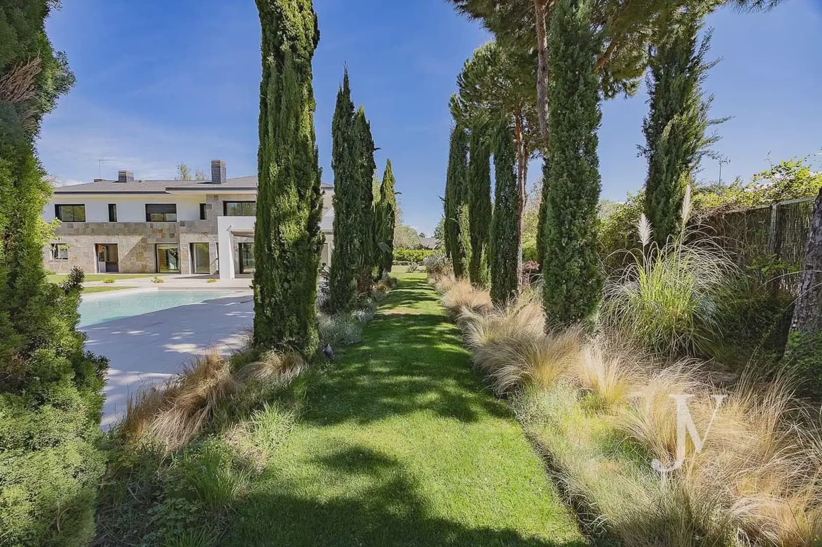 6 soverom Villa til salgs i Pozuelo de Alarcon med svømmebasseng garasje - € 5 900 000 (Ref: 9965608)