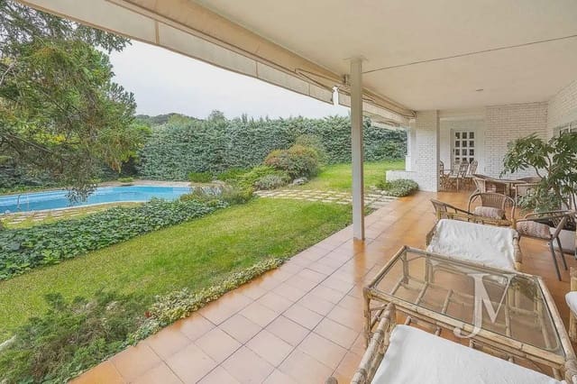 6 slaapkamer Villa te koop in Fuentelareina, Madrid stad met zwembad garage - € 3.000.000 (Ref: 9965612)