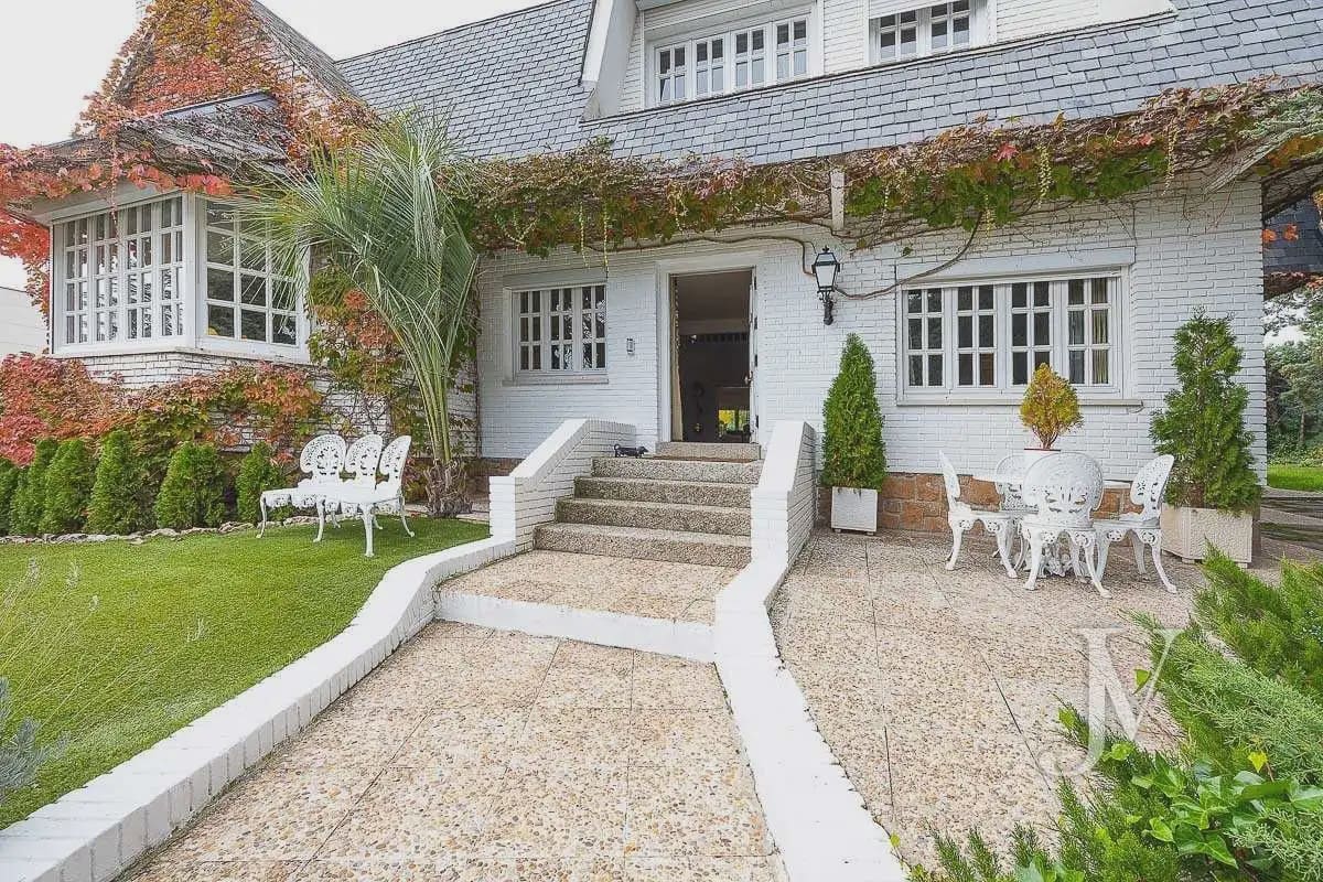 6 slaapkamer Villa te koop in Madrid stad met zwembad garage - € 3.000.000 (Ref: 9965612)