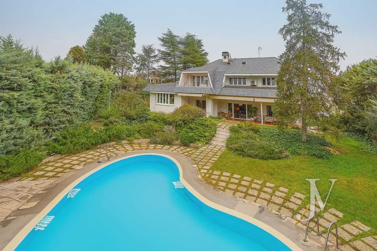 6 slaapkamer Villa te koop in Madrid stad met zwembad garage - € 3.000.000 (Ref: 9965612)