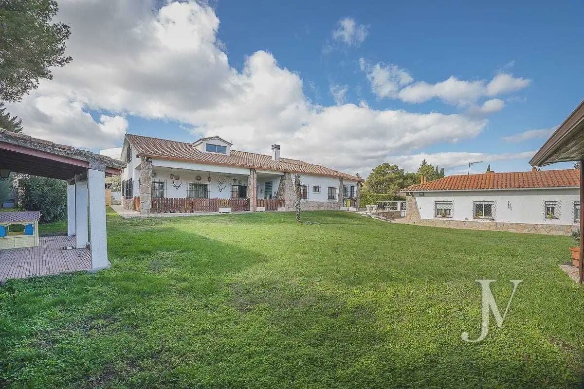 Villa te koop in Madrid stad - € 2.500.000 (Ref: 9965613)