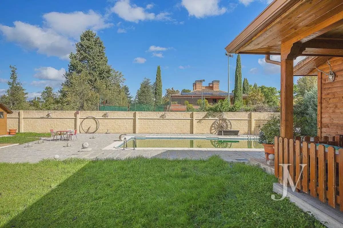 Villa te koop in Madrid stad - € 2.500.000 (Ref: 9965613)