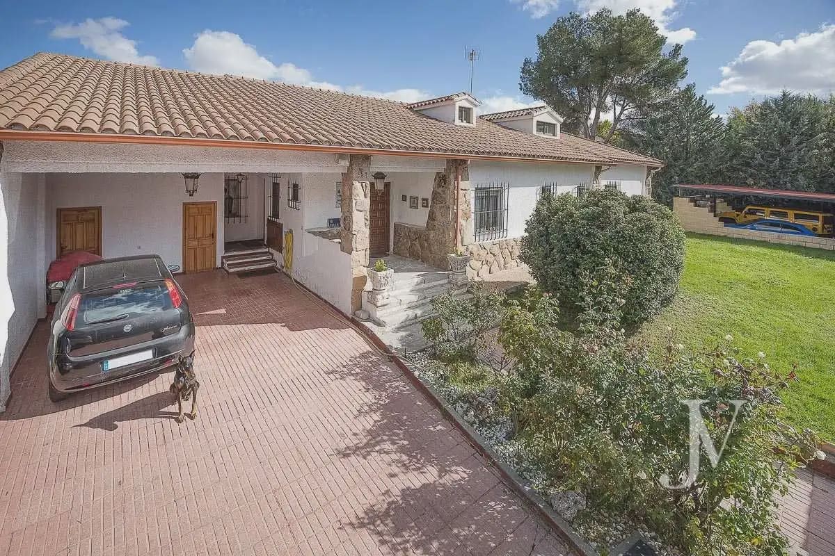 Villa te koop in Madrid stad - € 2.500.000 (Ref: 9965613)