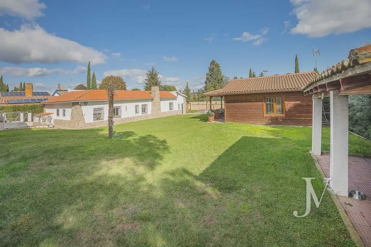 Villa te koop in Madrid stad - € 2.500.000 (Ref: 9965613)