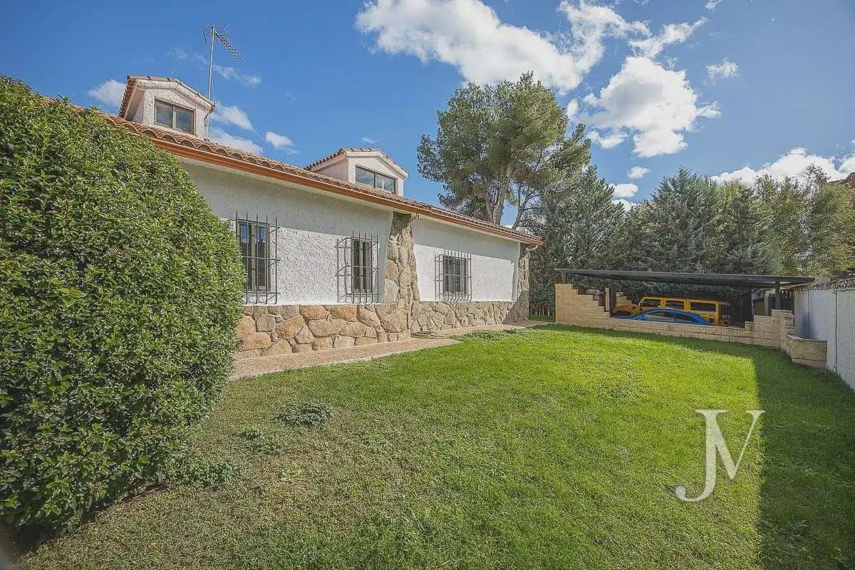 Villa te koop in Madrid stad - € 2.500.000 (Ref: 9965613)