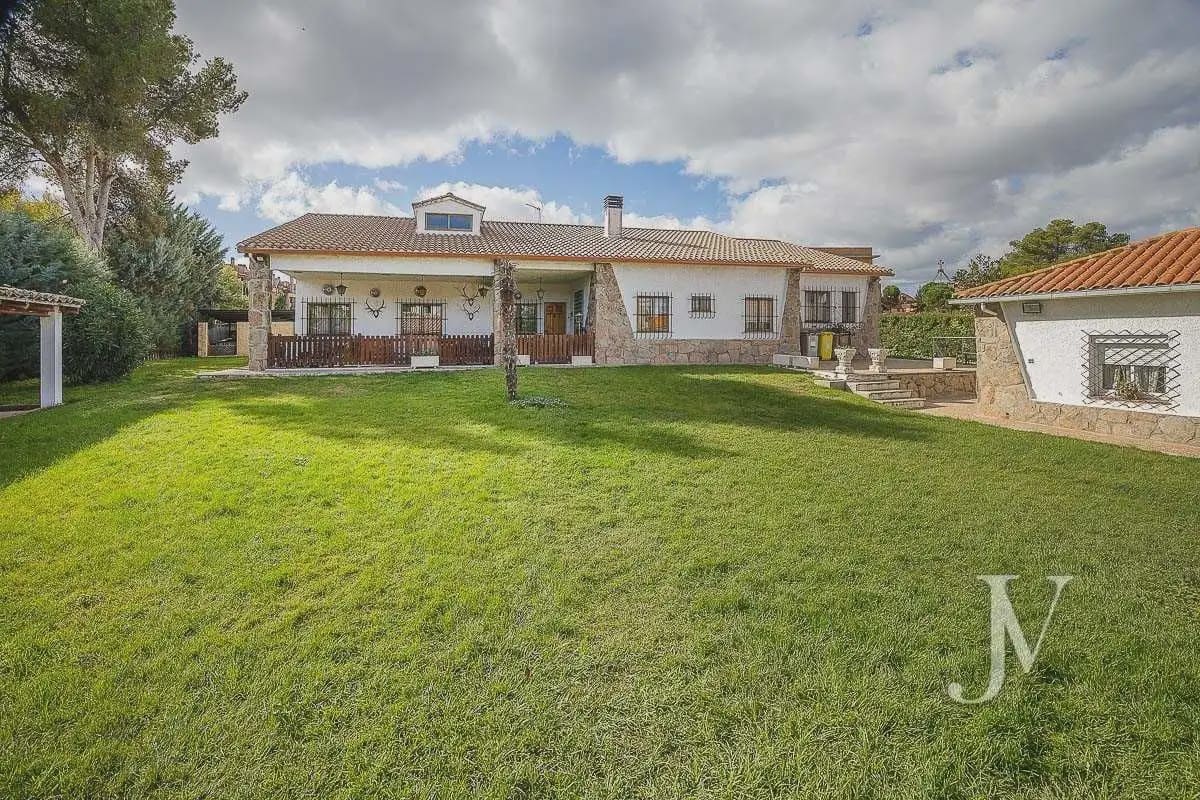 Villa te koop in Madrid stad - € 2.500.000 (Ref: 9965613)