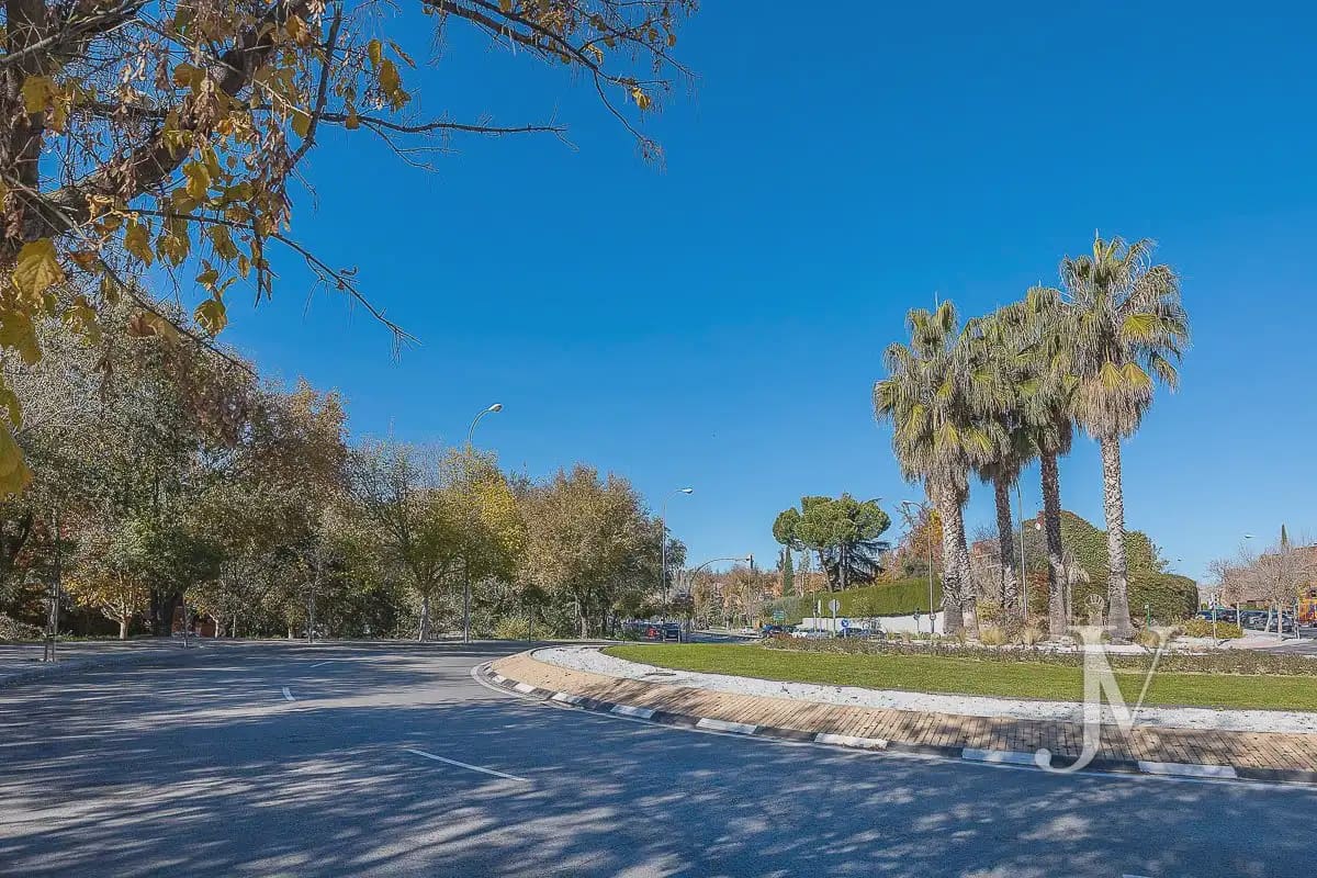 Villa te koop in Madrid stad - € 2.500.000 (Ref: 9965613)