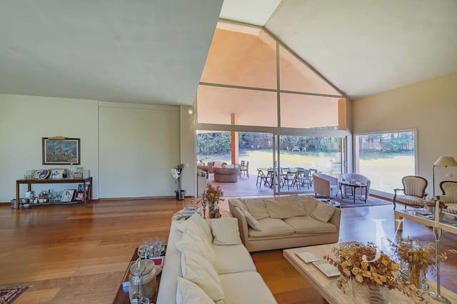 5 soveværelse Villa til salg i Pozuelo de Alarcón med swimmingpool garage - € 3.200.000 (Ref: 9965615)