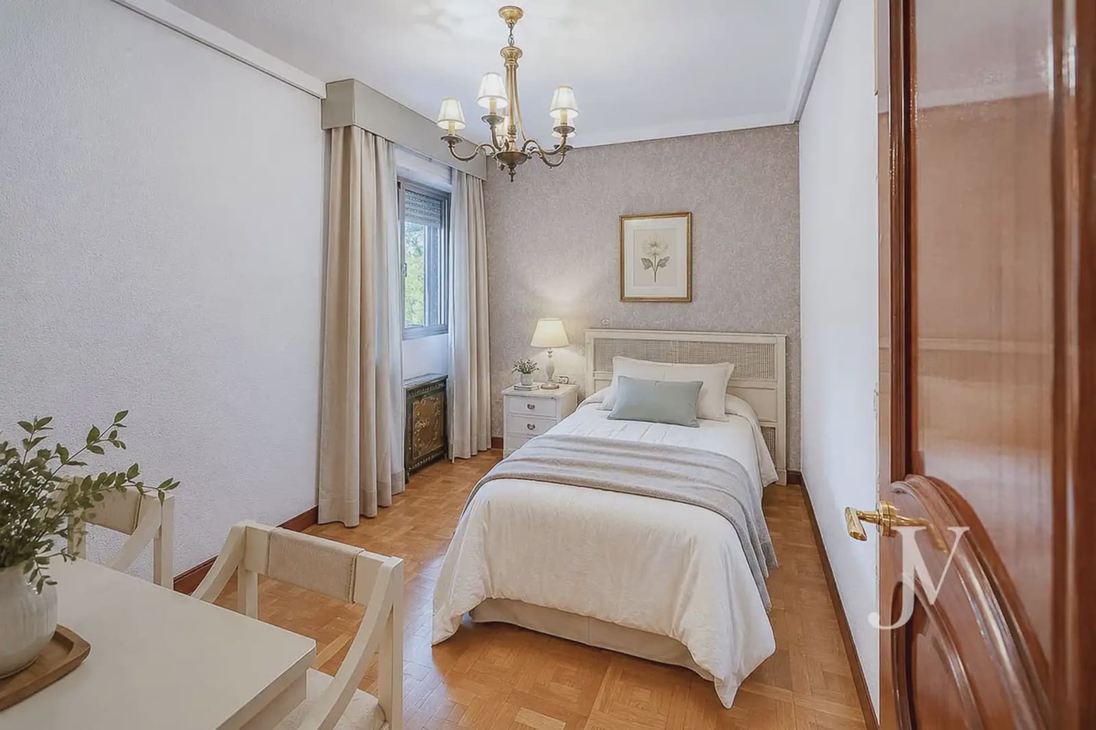 4 bedroom Flat for sale in Madrid city with pool garage - € 1,150,000 (Ref: 9965617)