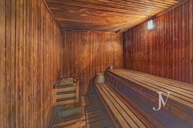 4 soveværelse Lejlighed til salg i Ciudad Universitaria, Madrid by med swimmingpool garage - € 1.150.000 (Ref: 9965617)