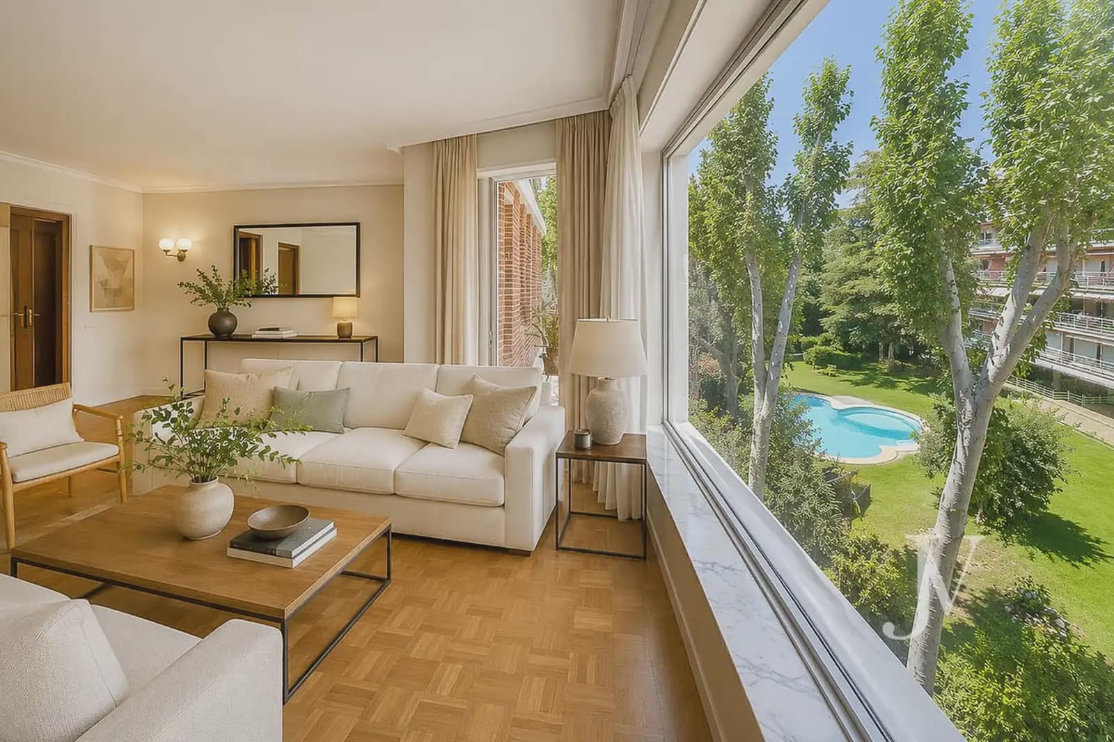 4 bedroom Flat for sale in Madrid city with pool garage - € 1,150,000 (Ref: 9965617)