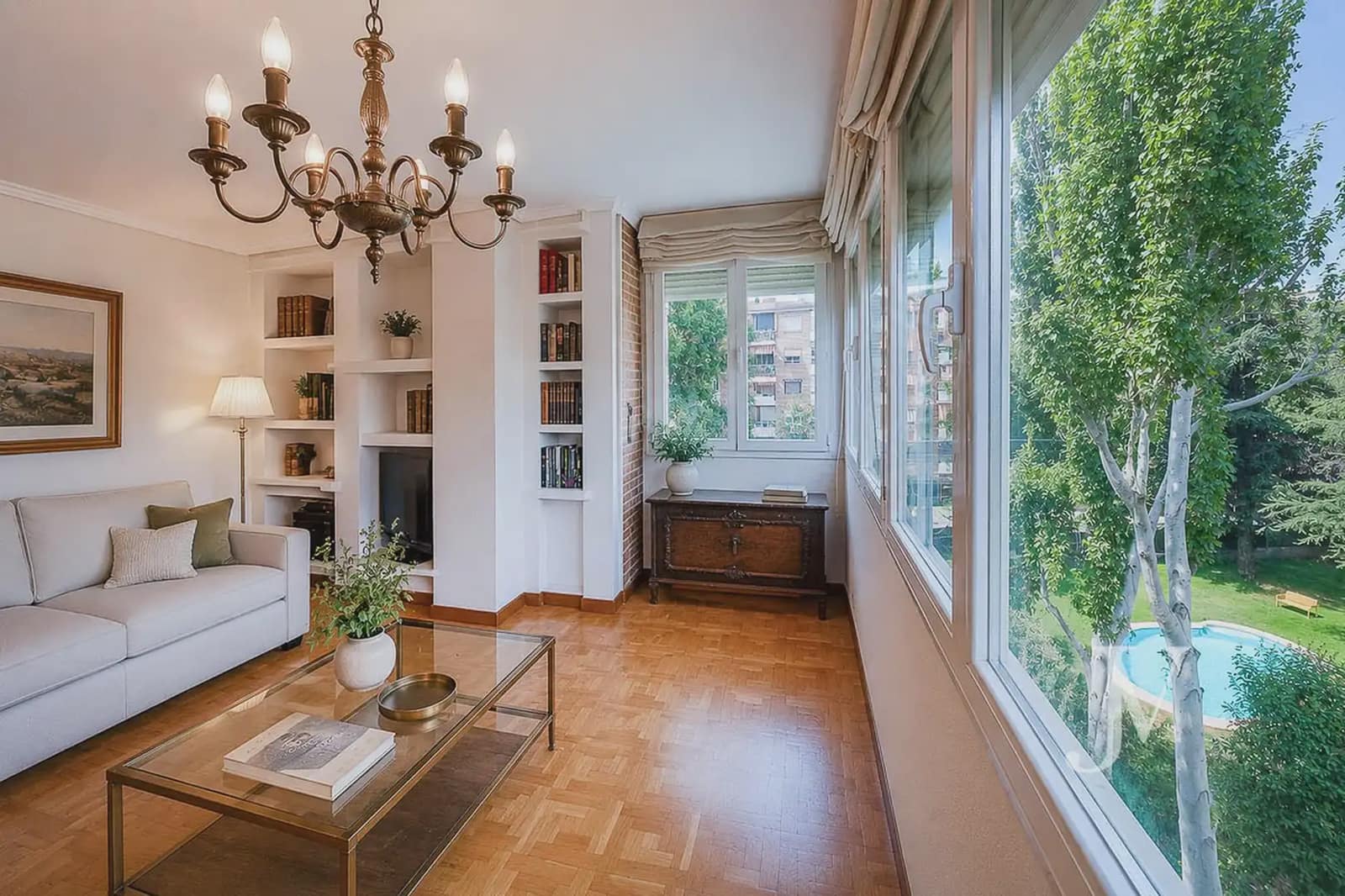 4 bedroom Flat for sale in Madrid city with pool garage - € 1,150,000 (Ref: 9965617)