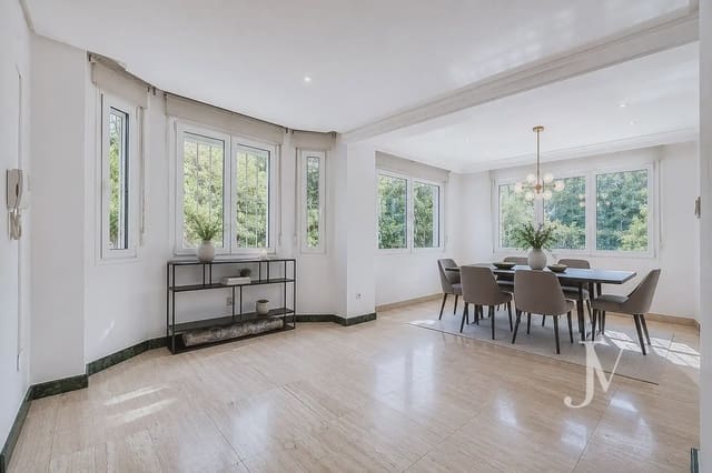 5 soveværelse Villa til salg i Nueva España, Madrid by med garage - € 3.199.000 (Ref: 9965618)