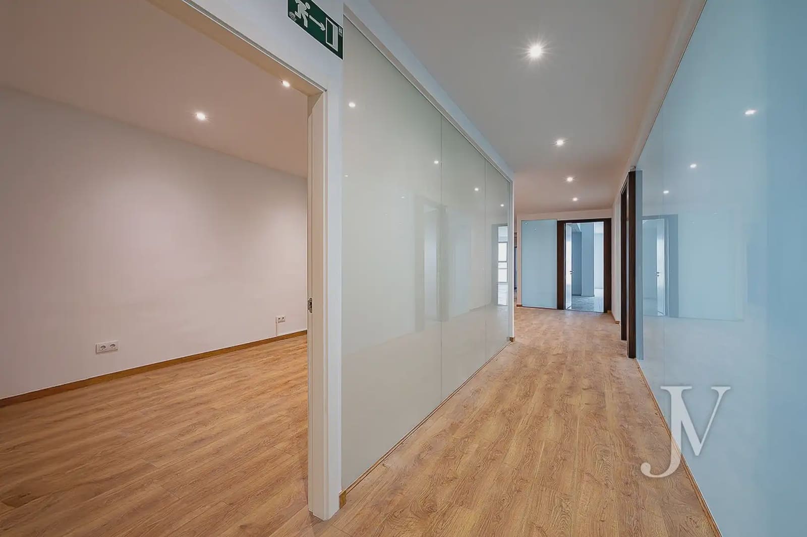 Kontor til salg i Madrid by med garage - € 999.000 (Ref: 9965619)