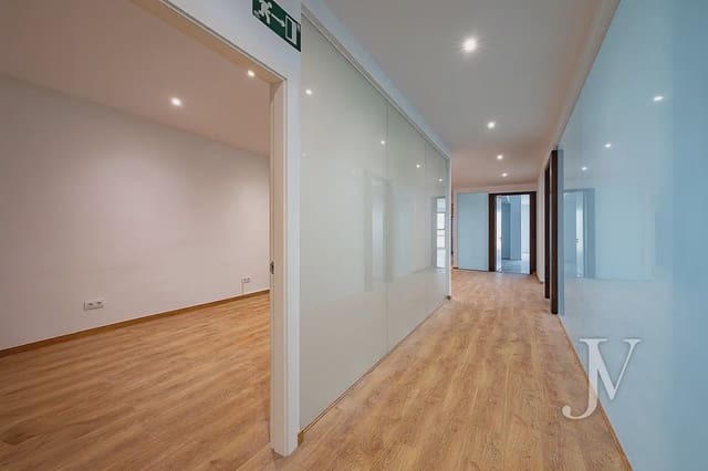 Kontor til salg i Valverde, Madrid by med garage - € 999.000 (Ref: 9965619)