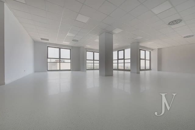 Kontor til salg i Valverde, Madrid by med garage - € 999.000 (Ref: 9965619)