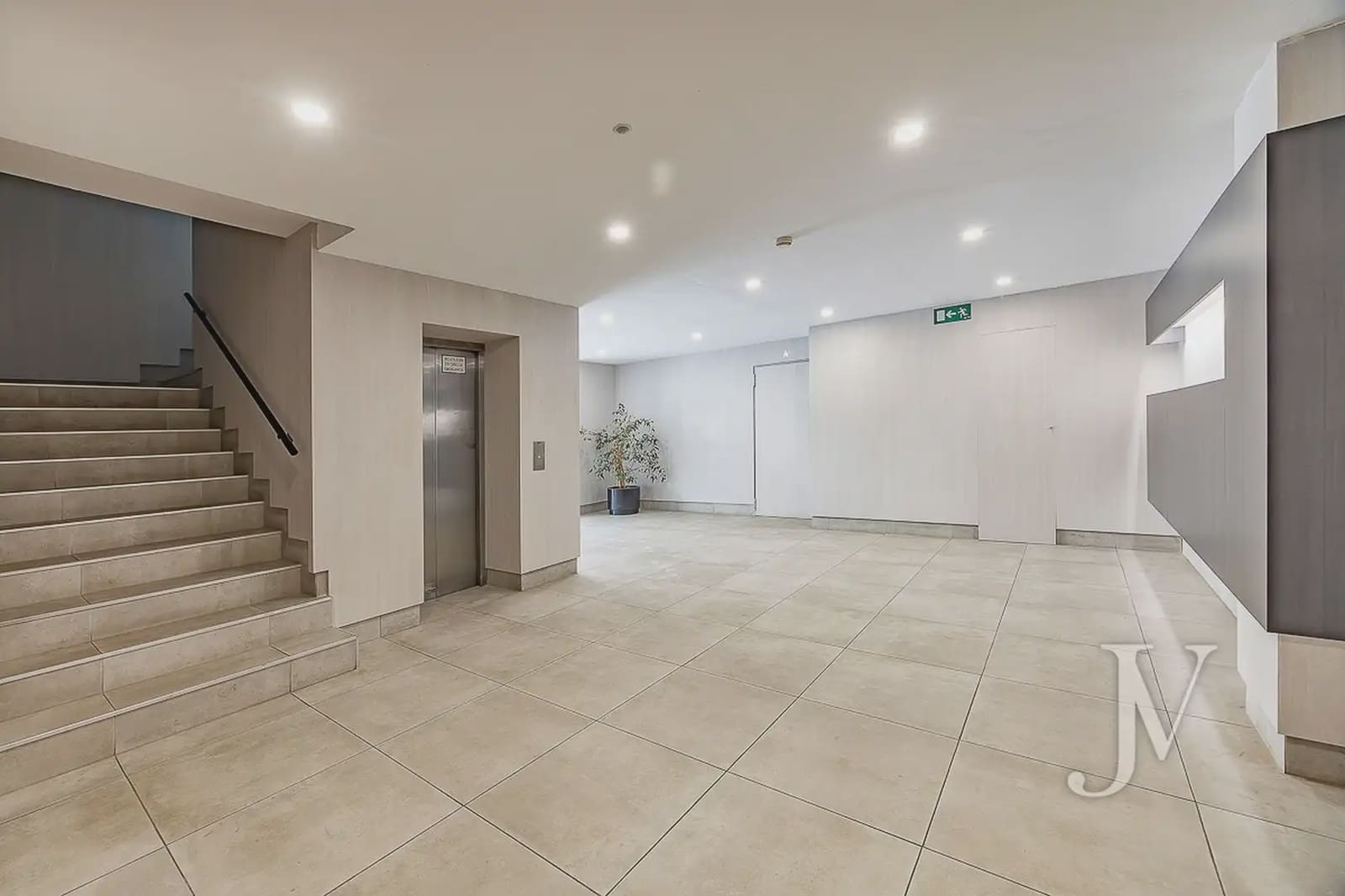 Kontor til salg i Madrid by med garage - € 999.000 (Ref: 9965619)