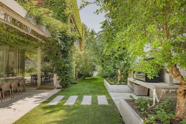 5 quarto Moradia para venda em Ciudad Universitaria, Madrid cidade com piscina garagem - 4 495 000 € (Ref: 9965620)
