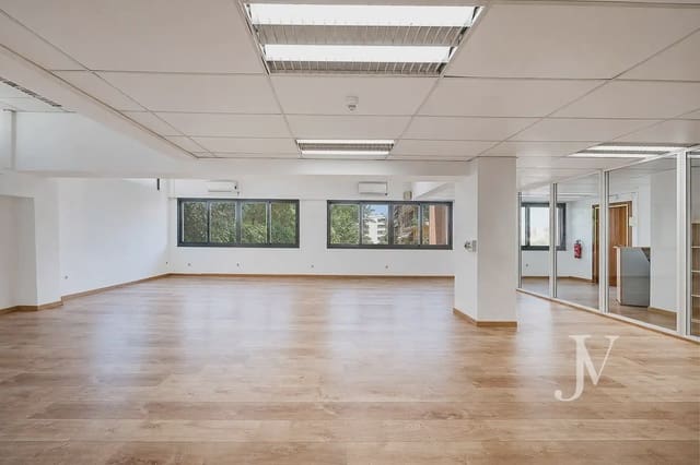 Kontor til salg i Ciudad Universitaria, Madrid by - € 759.000 (Ref: 9965621)