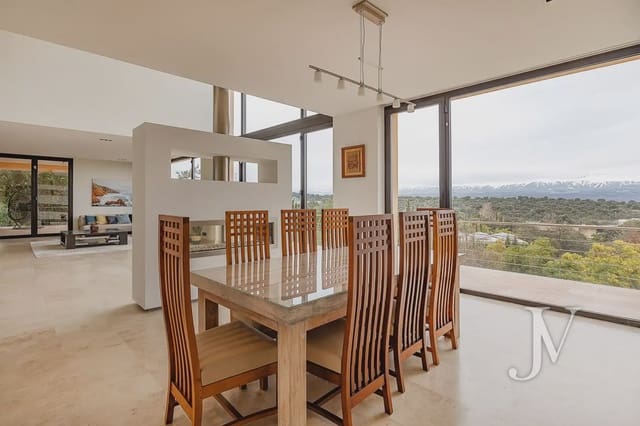 5 soverom Villa til salgs i San Sebastián de los Reyes med svømmebasseng garasje - € 3 250 000 (Ref: 9965623)
