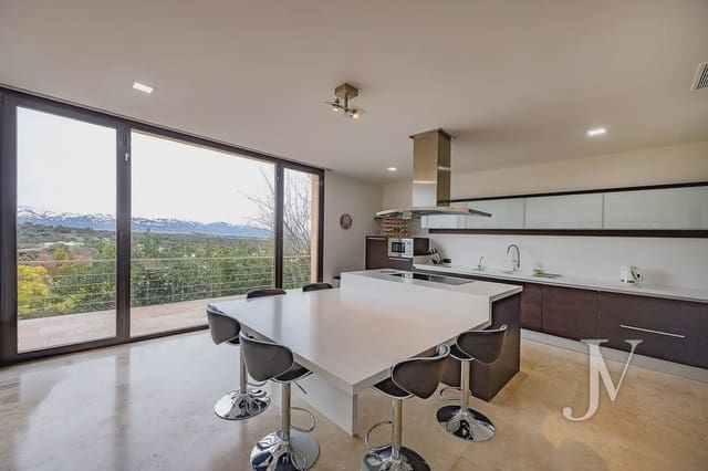 5 soverom Villa til salgs i San Sebastián de los Reyes med svømmebasseng garasje - € 3 250 000 (Ref: 9965623)