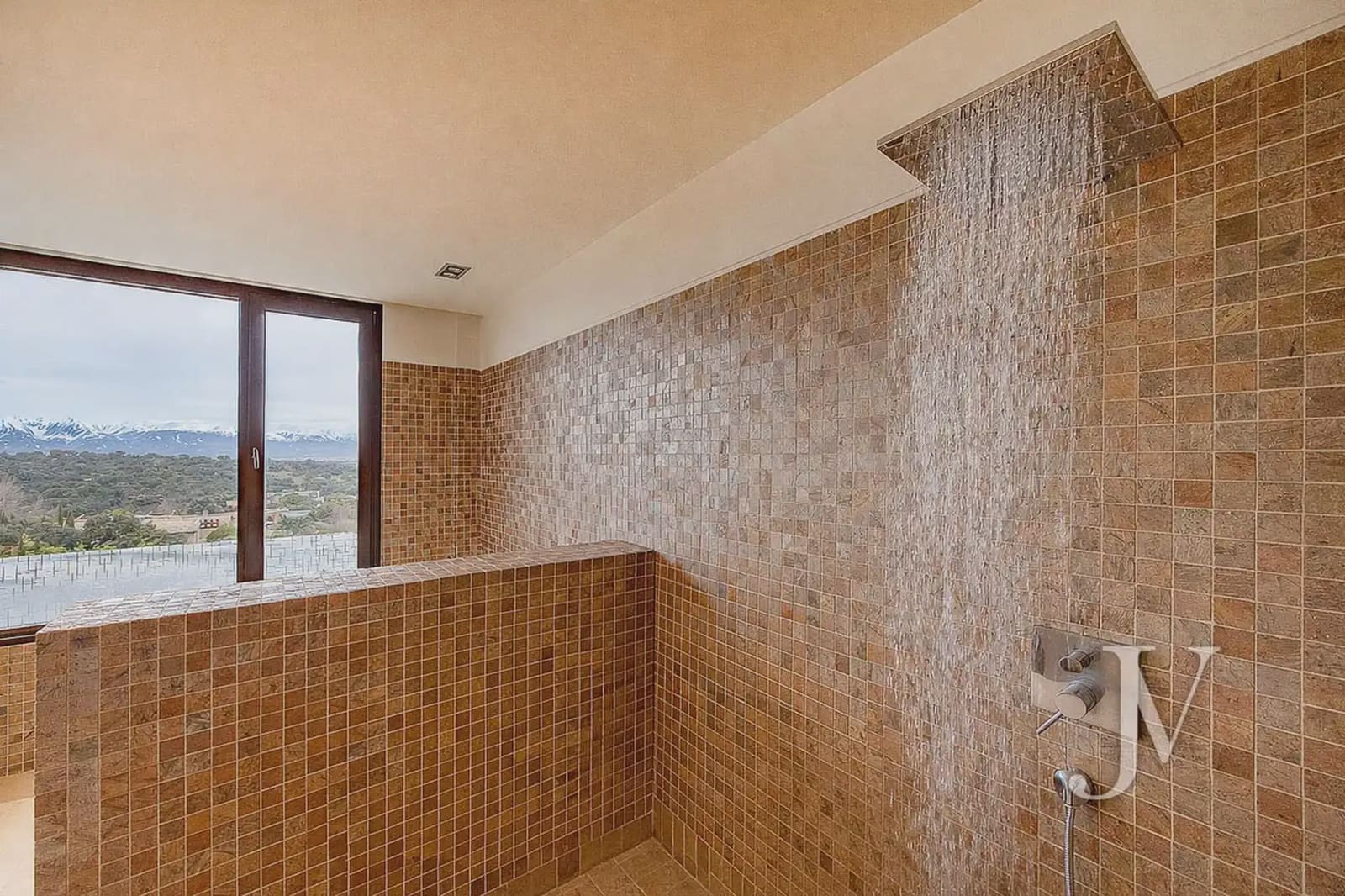 5 soverom Villa til salgs i San Sebastian de los Reyes med svømmebasseng garasje - € 3 250 000 (Ref: 9965623)