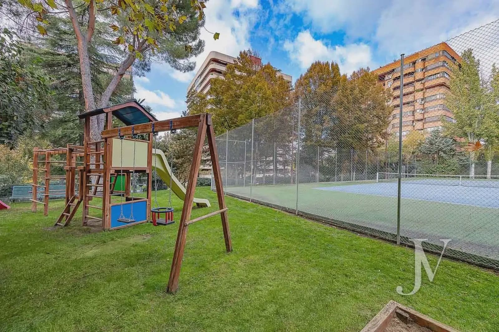 3 slaapkamer Flat te koop in Madrid stad met zwembad - € 849.000 (Ref: 9965627)