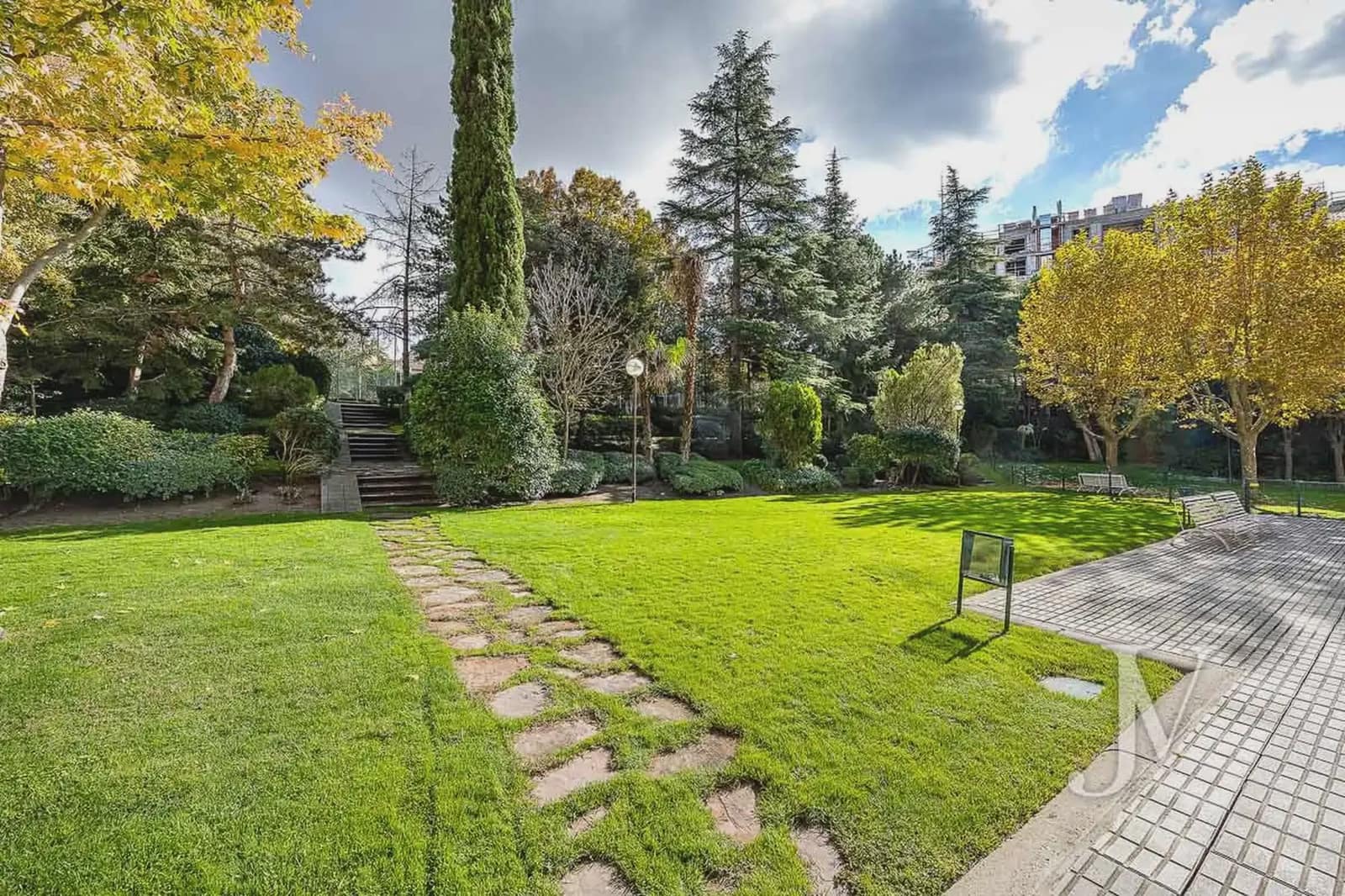 3 slaapkamer Flat te koop in Madrid stad met zwembad - € 849.000 (Ref: 9965627)
