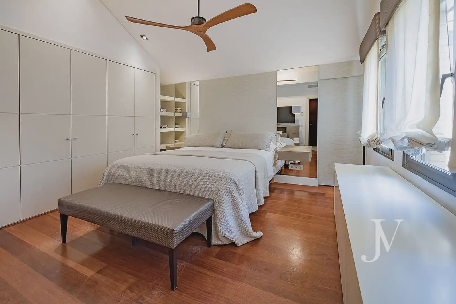 6 bedroom Semi-detached Villa for sale in Pozuelo de Alarcon with pool garage - € 3,790,000 (Ref: 9965629)