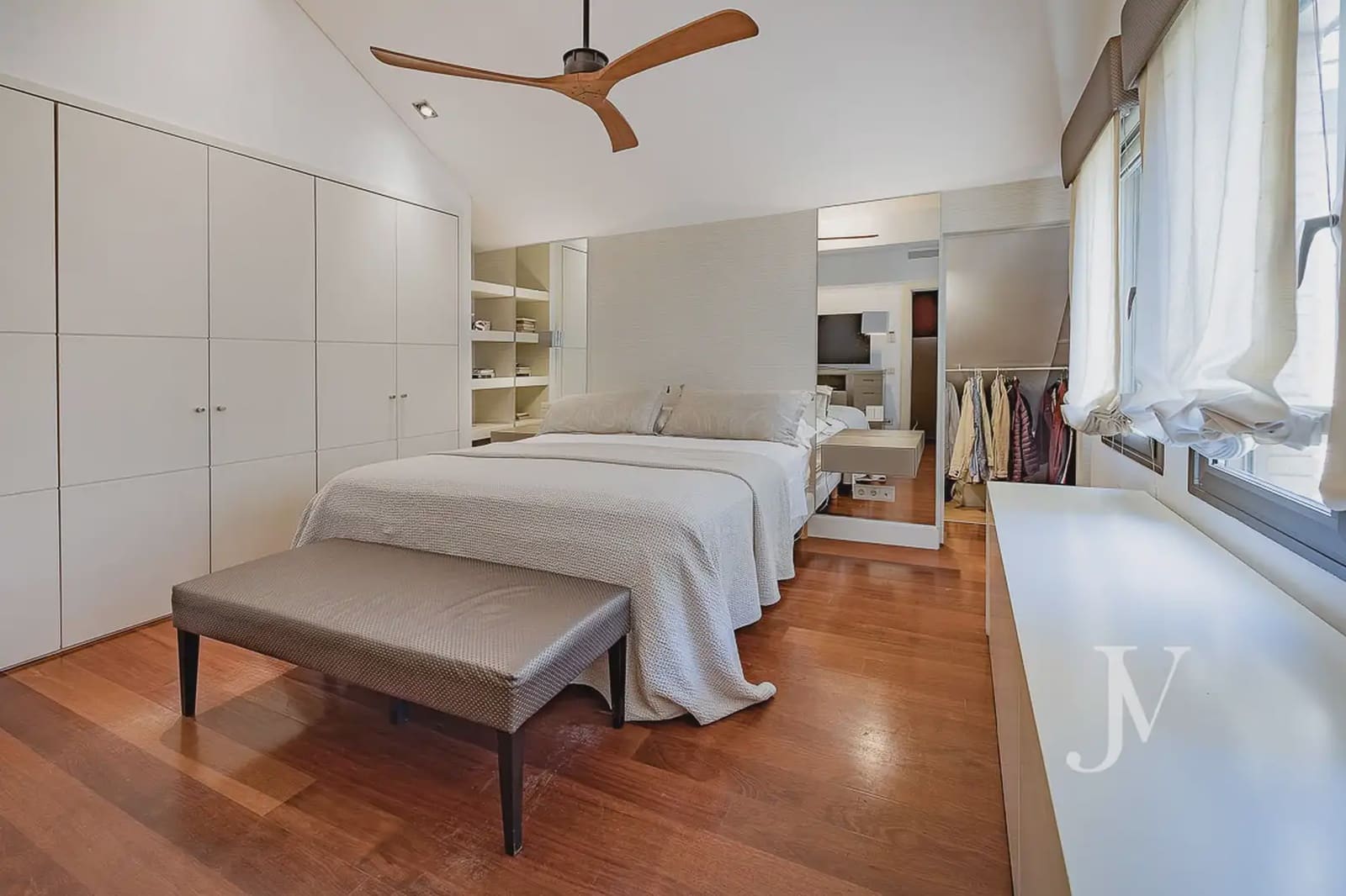 6 bedroom Semi-detached Villa for sale in Pozuelo de Alarcon with pool garage - € 3,790,000 (Ref: 9965629)