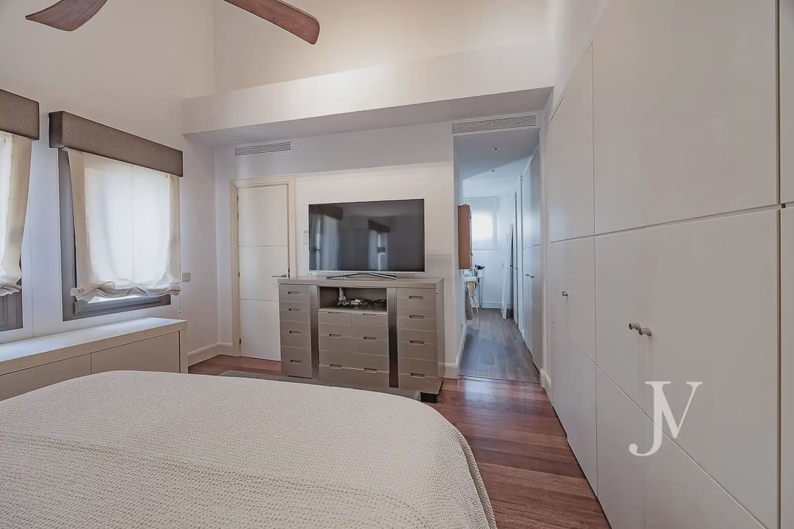 6 bedroom Semi-detached Villa for sale in Pozuelo de Alarcon with pool garage - € 3,790,000 (Ref: 9965629)