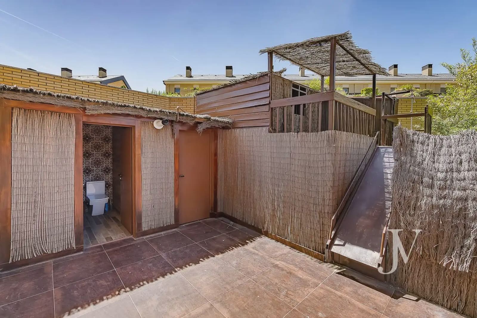 6 bedroom Semi-detached Villa for sale in Pozuelo de Alarcon with pool garage - € 3,790,000 (Ref: 9965629)
