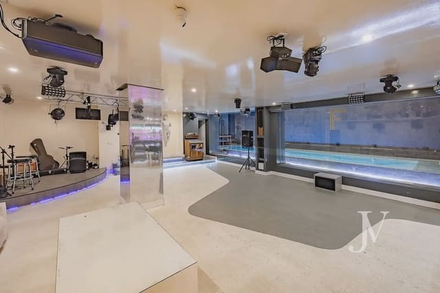 6 sypialnia Dom blizniak na sprzedaż w Pozuelo de Alarcón z basenem garażem - 3 790 000 € (Ref: 9965629)