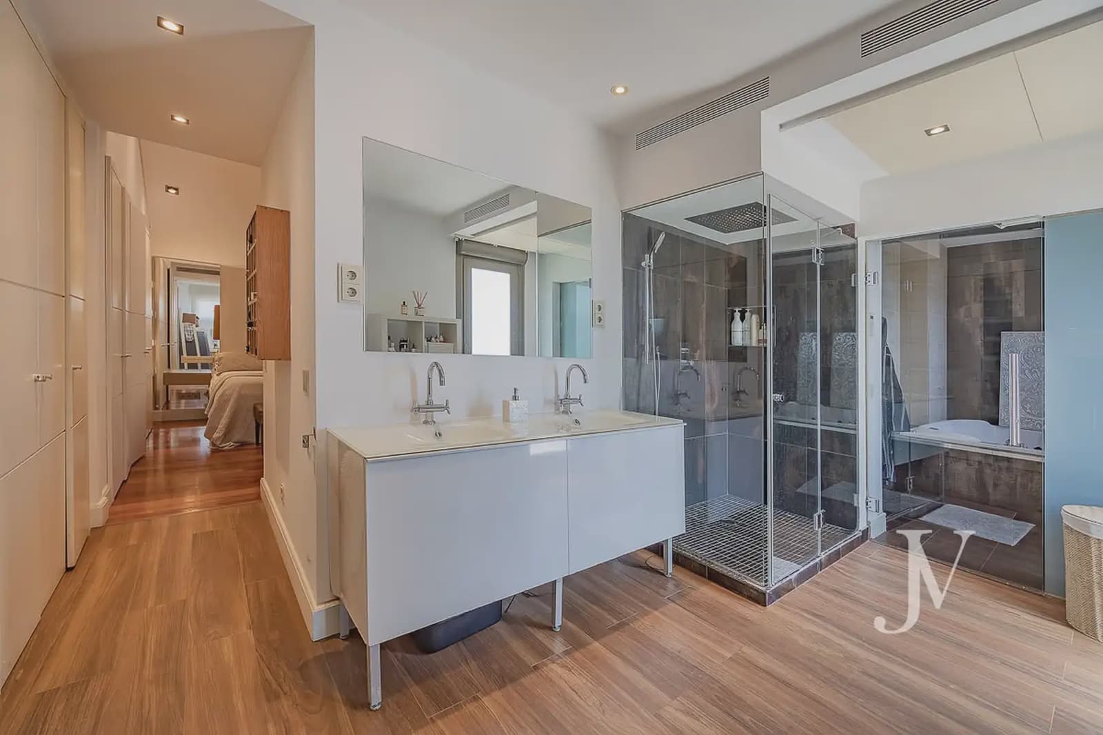 6 bedroom Semi-detached Villa for sale in Pozuelo de Alarcon with pool garage - € 3,790,000 (Ref: 9965629)