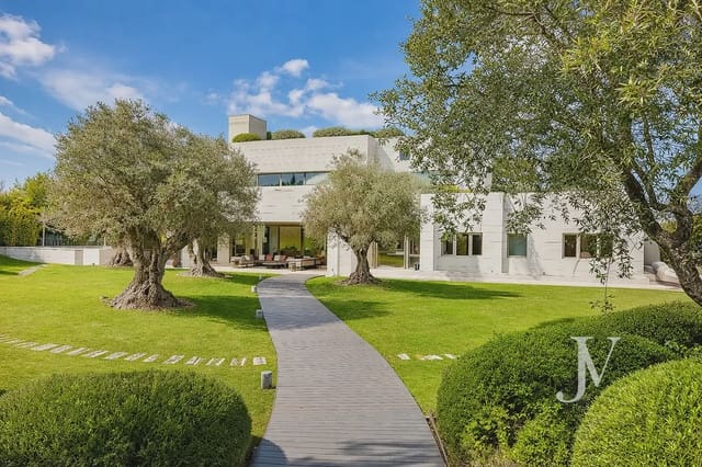 7 soverom Villa til salgs i Pozuelo de Alarcón med svømmebasseng garasje - € 14 500 000 (Ref: 9965633)