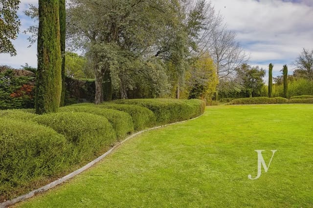 7 soverom Villa til salgs i Pozuelo de Alarcón med svømmebasseng garasje - € 14 500 000 (Ref: 9965633)