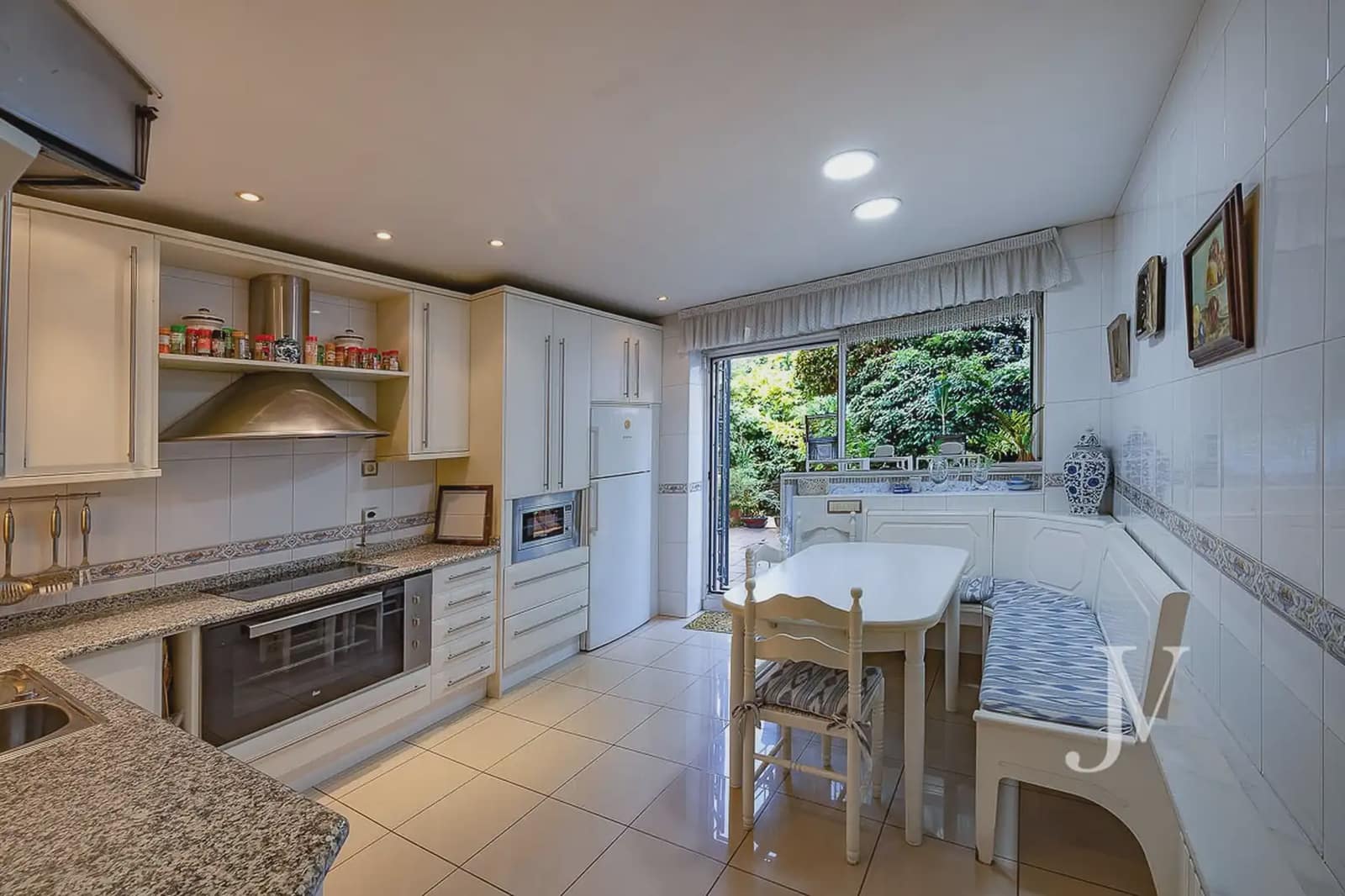 6 soveværelse Villa til salg i Madrid by med swimmingpool garage - € 5.300.000 (Ref: 9965635)