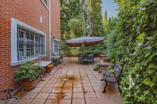 6 soverom Villa til salgs i Nueva España, Madrid by med svømmebasseng garasje - € 5 300 000 (Ref: 9965635)
