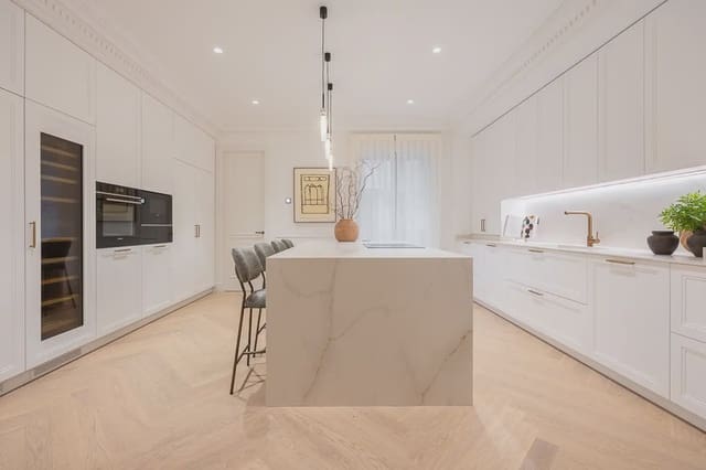 3 soveværelse Lejlighed til salg i Recoletos, Madrid by - € 8.100.000 (Ref: 9965640)