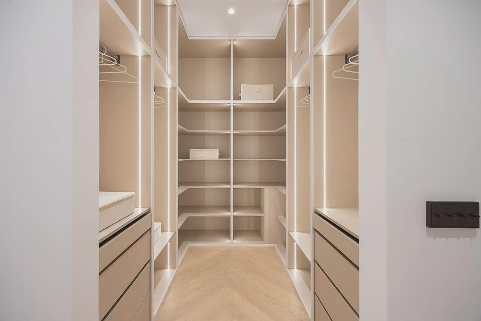 3 soveværelse Lejlighed til salg i Madrid by - € 8.100.000 (Ref: 9965640)