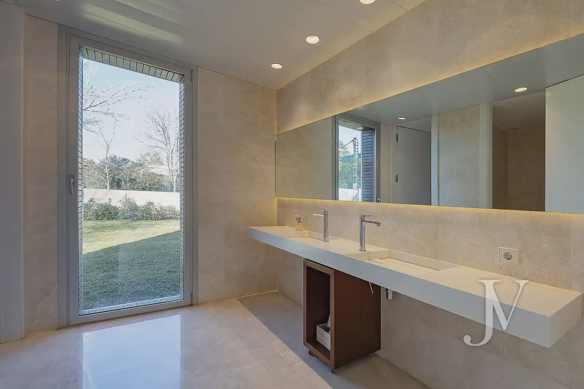 9 sovrum Villa till salu i Madrid stad med pool garage - 7 500 000 € (Ref: 9965642)